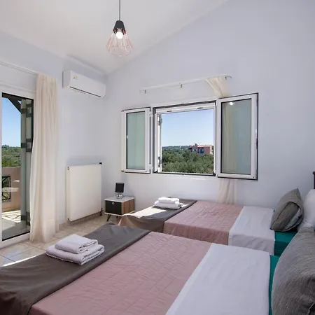 Holiday home Ifigeneia Private Hot Tub *