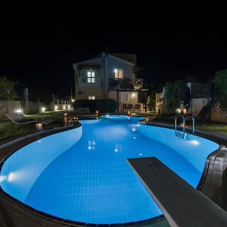 Ifigeneia Private Hot Tub Holiday home